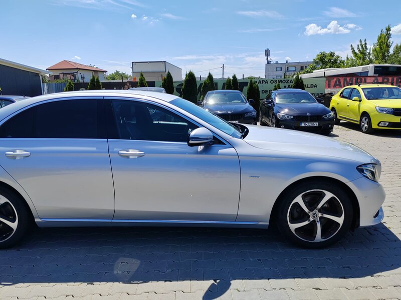 Mercedes-Benz E 200