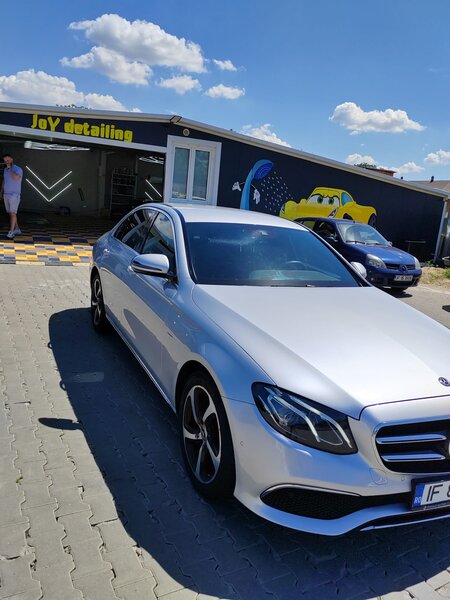 Mercedes-Benz E 200