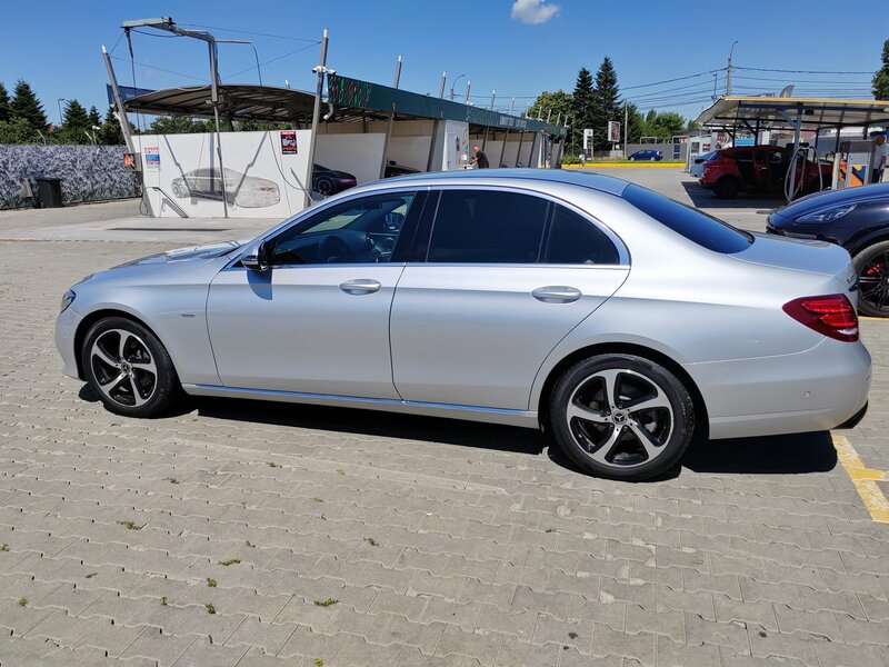 Mercedes-Benz E 200