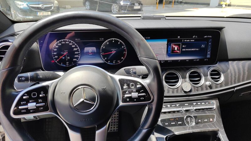 Mercedes-Benz E 200